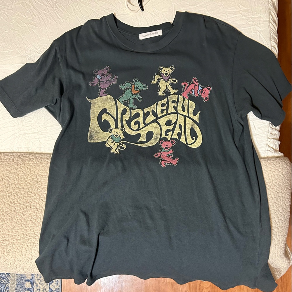Woman’s Grateful Dead size L/XL tshirt